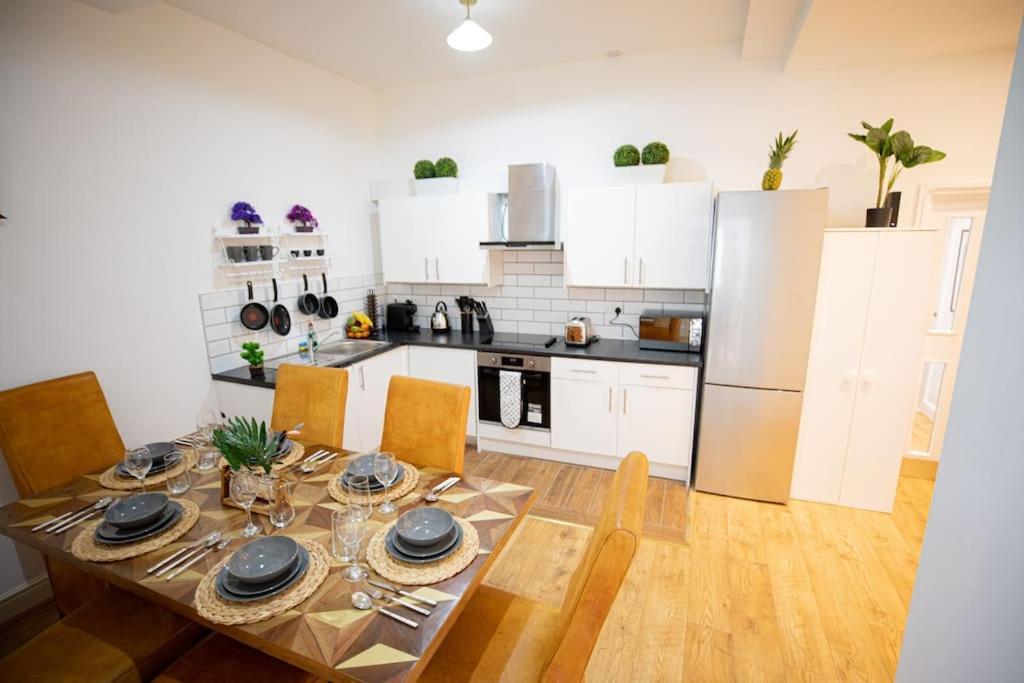 Perfect Location 4Bed 2 Bath Spacious Apartment Лондон Екстериор снимка